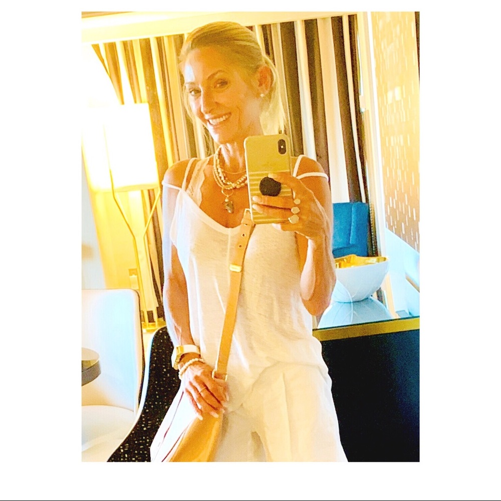 👛 Hi and welcome to my closet.